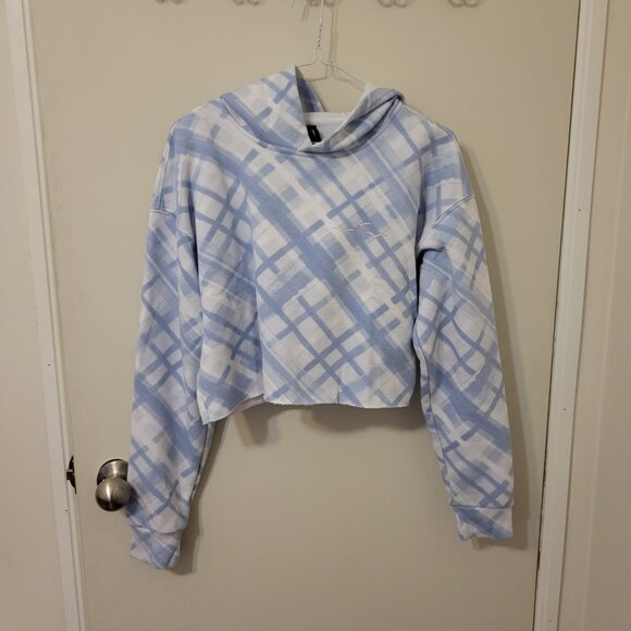 Cropped Patterned Sweatshirt - Picture 1 of 5